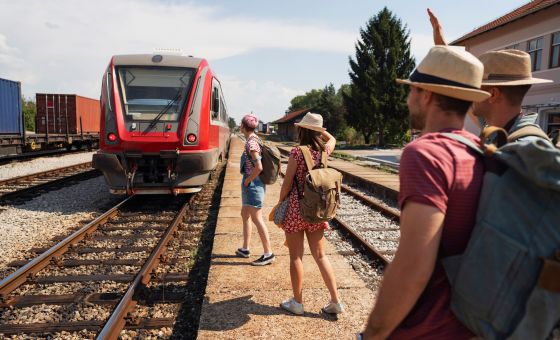 From Couch to Canyon: Gamers Who Travel Farther